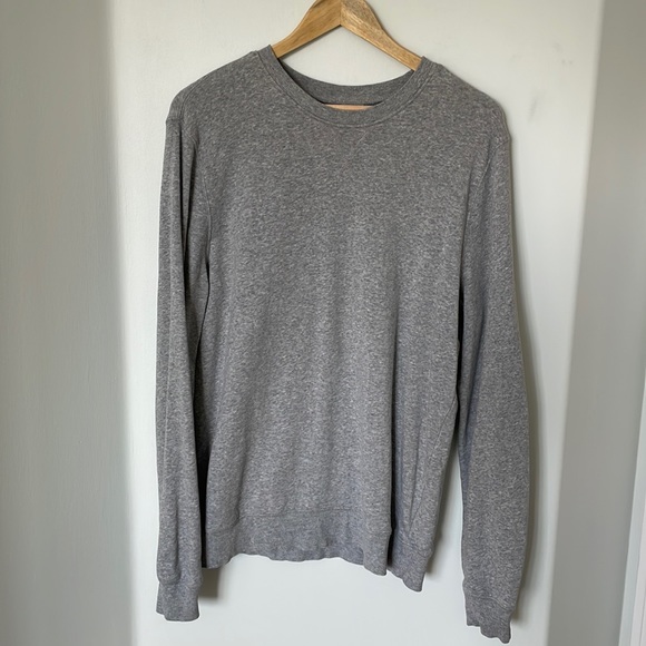 H&M Sweatshirt - Picture 1 of 3